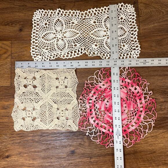Lot of 3 Handmade Doilies vintage - Picture 5 of 8
